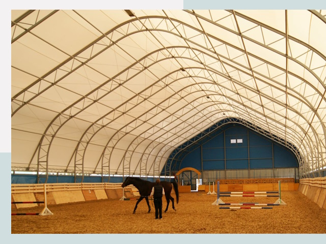 Строительство конных манежей в Братске